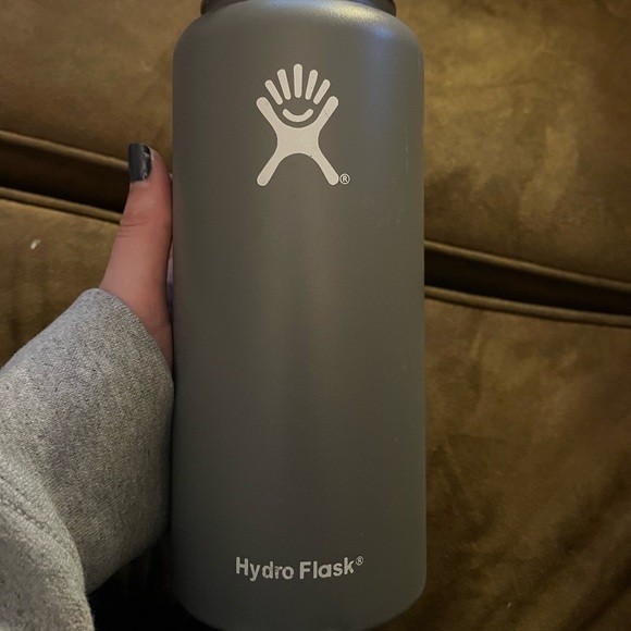 Hydroflask - Picture 2 of 2